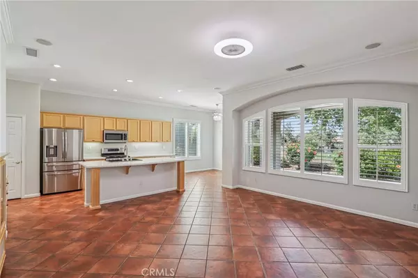 Corona, CA 92883,9302 Reserve DR