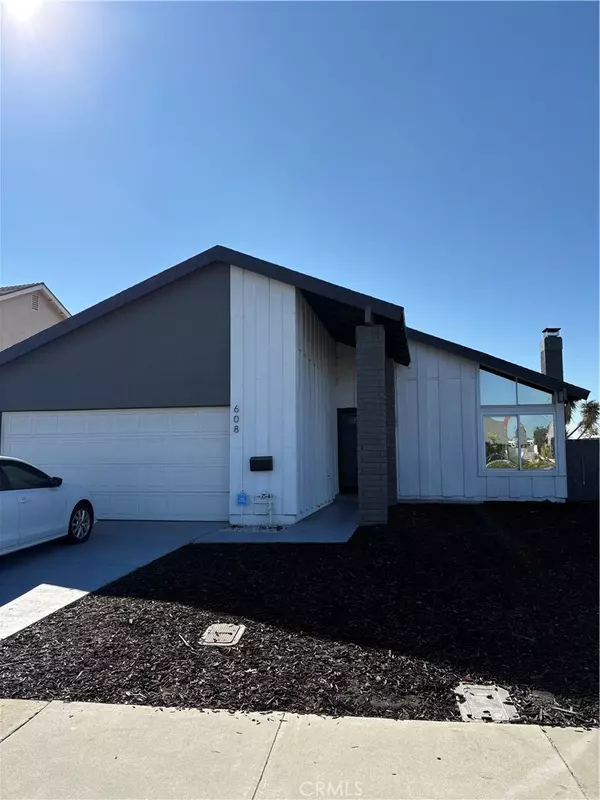 608 E J ST, Chula Vista, CA 91910