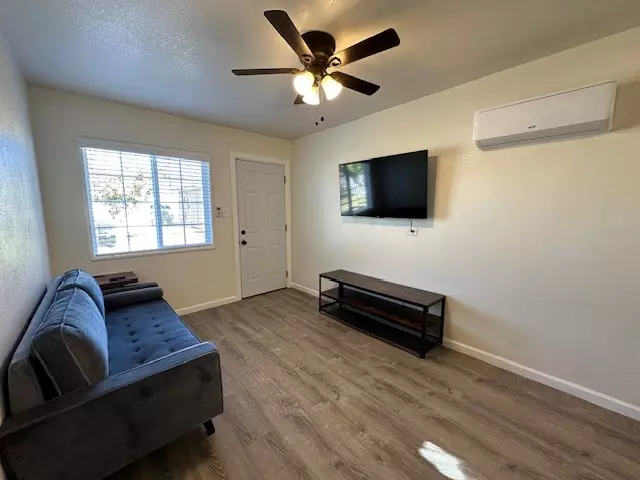 Blythe, CA 92225,211 S Spring