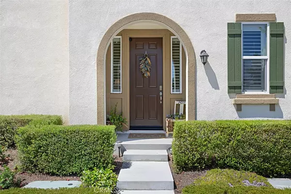 Murrieta, CA 92562,24213 Hazelnut