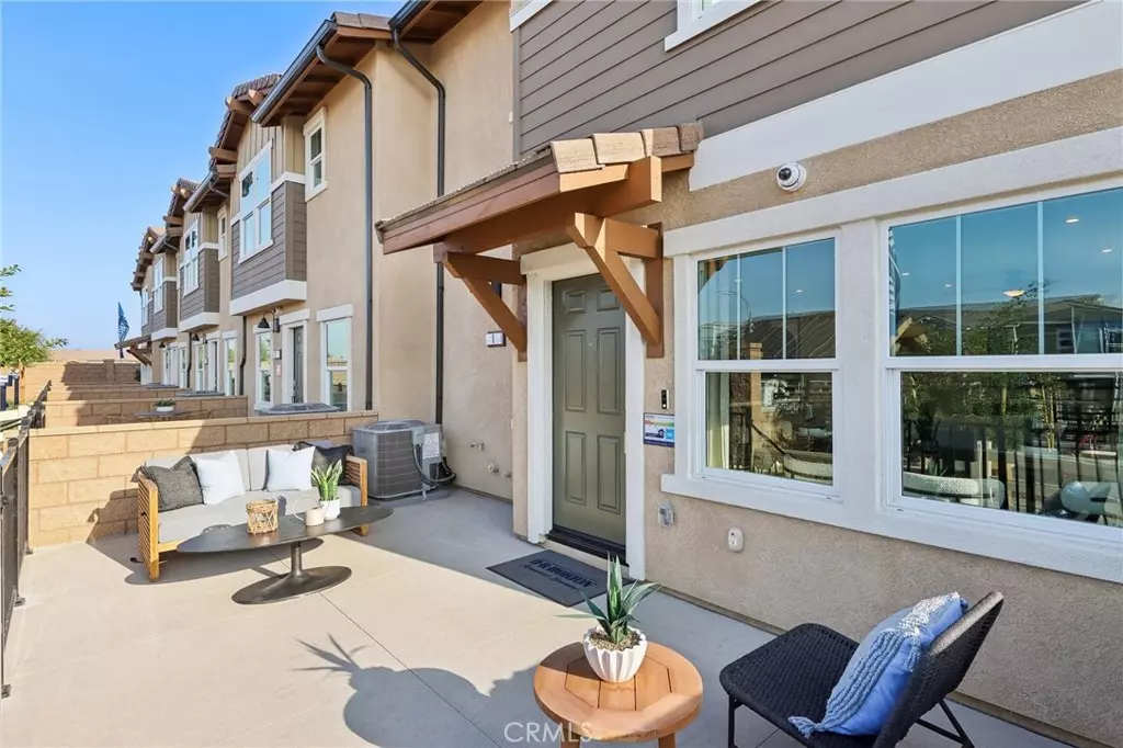 Fontana, CA 92336,15535 April Dawn Way #1