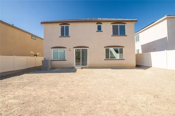 Lake Elsinore, CA 92532,19536 Hanging Rock Rd.