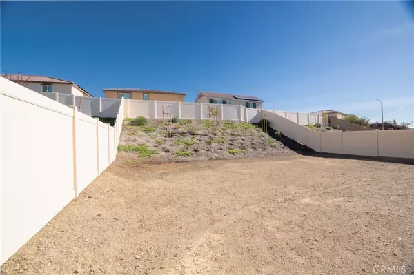 Lake Elsinore, CA 92532,19536 Hanging Rock Rd.