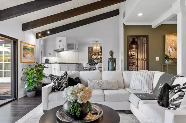 Calabasas, CA 91302,4420 Park Jazmin