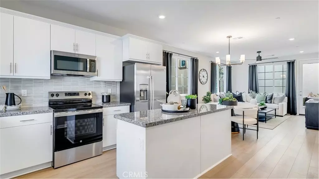 Rialto, CA 92376,1211 Yeager AVE