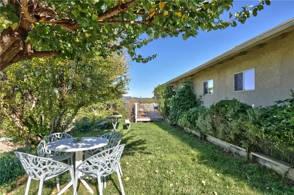 Fallbrook, CA 92028,40390 Ross RD