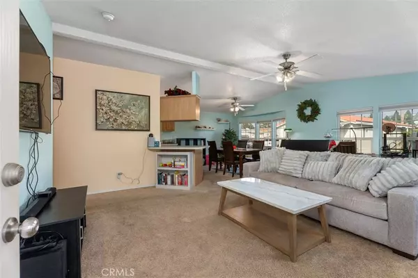 Anaheim, CA 92807,5815 E La Palma #302