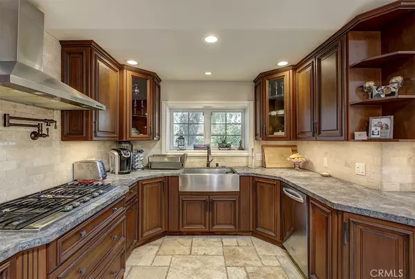 Villa Park, CA 92861,9082 Loma ST