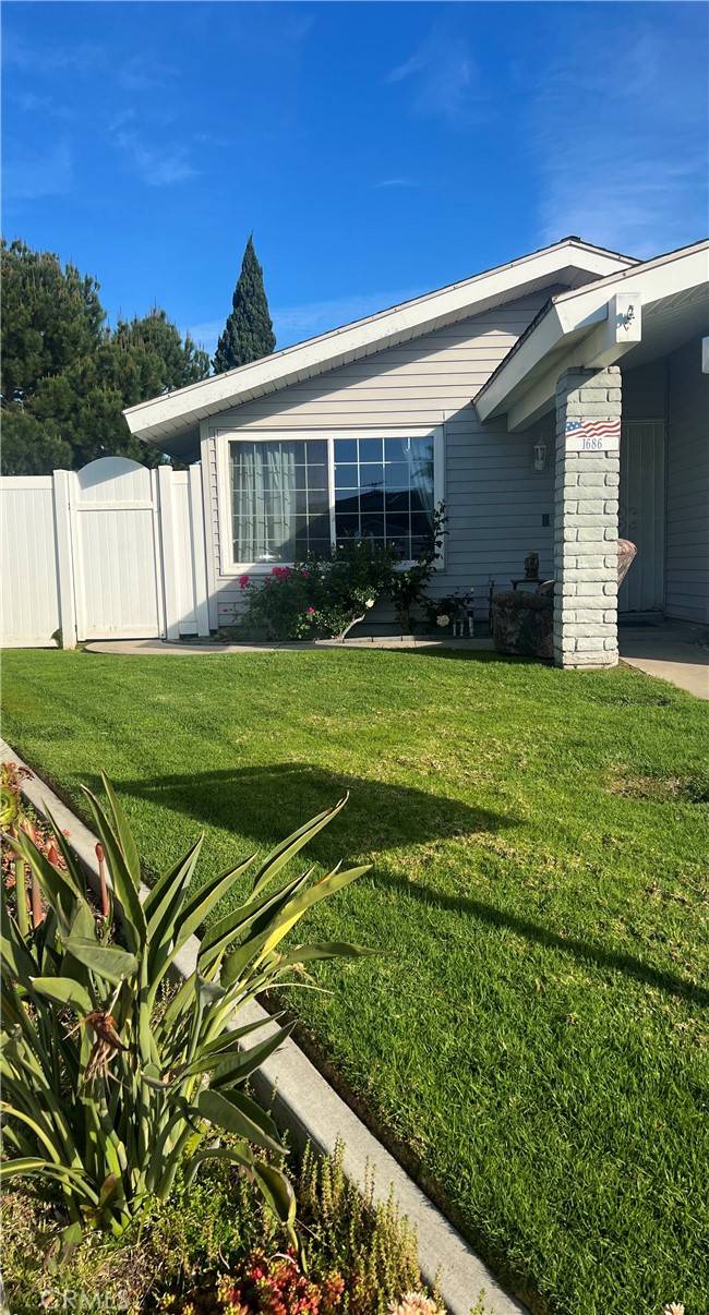 1686 Rhode Island CIR, Costa Mesa, CA 92626