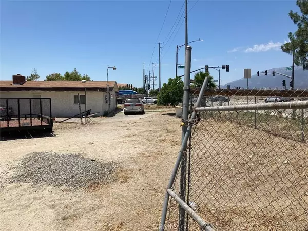 Fontana, CA 92336,6911 Sierra AVE