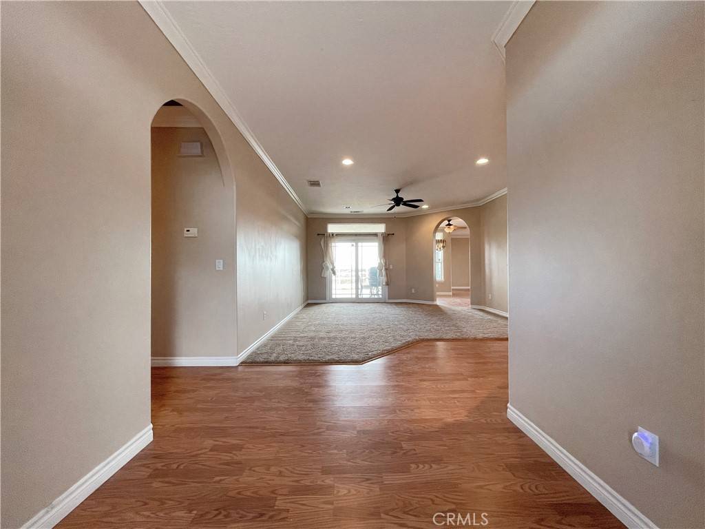 Oak Hills, CA 92344,10548 Summit LN