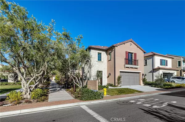 Irvine, CA 92602,215 Piazza
