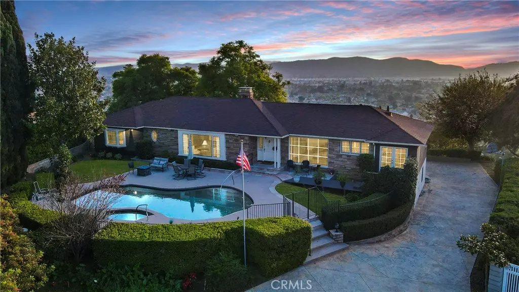 1050 Hillcrest DR, Pomona, CA 91768