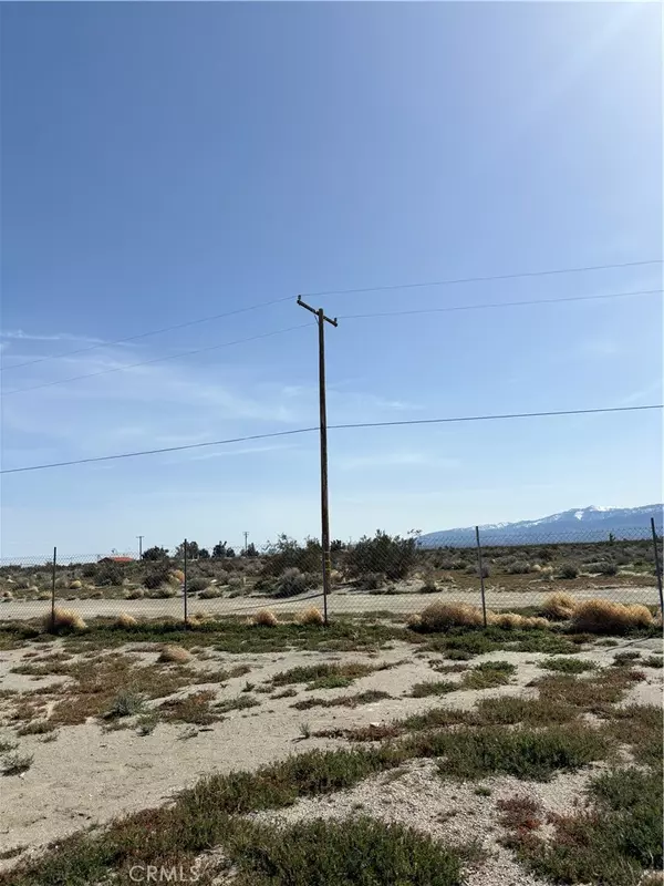 Adelanto, CA 92301,18952 Silver Rock RD