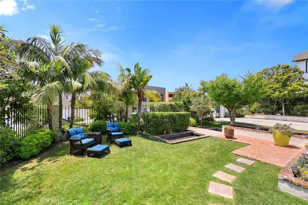 Newport Beach, CA 92660,7 Trafalgar