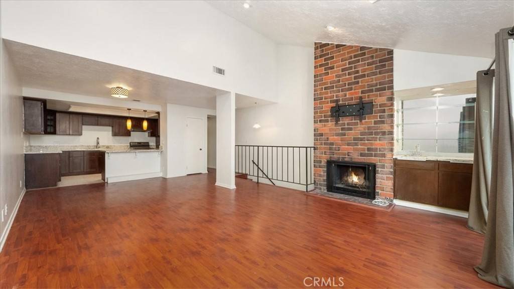 Monrovia, CA 91016,550 W Foothill BLVD #C