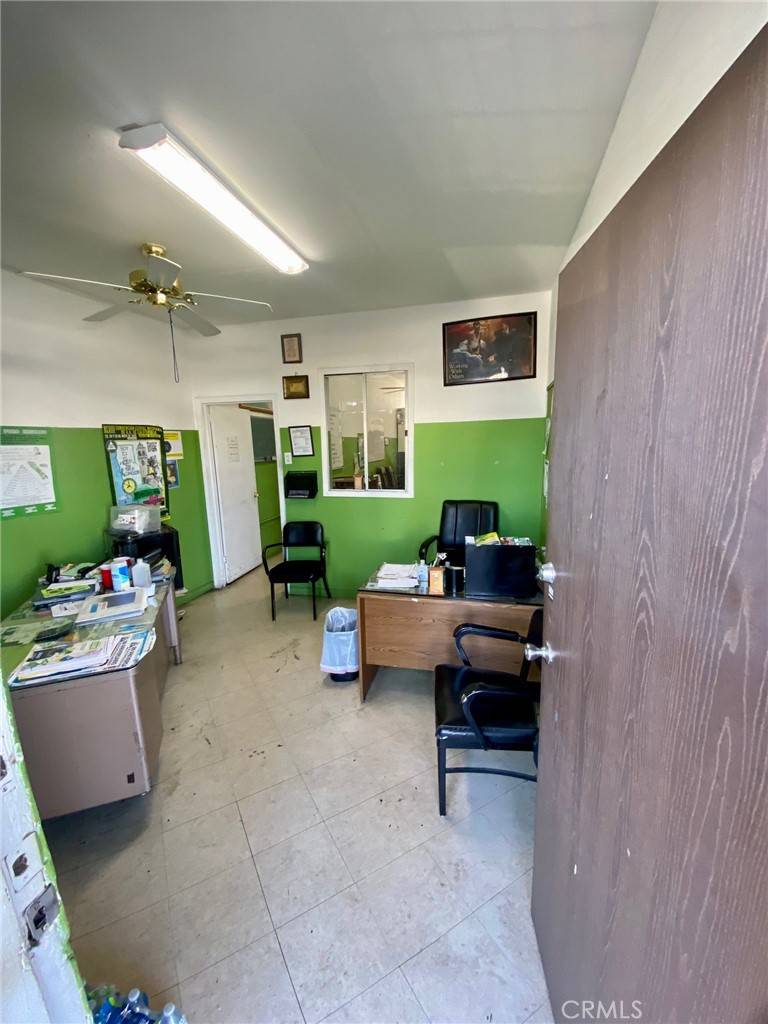 East Los Angeles, CA 90022,6422 Whittier BLVD