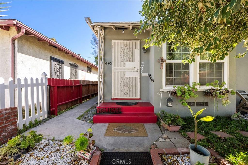 Maywood, CA 90270,5824 Heliotrope AVE