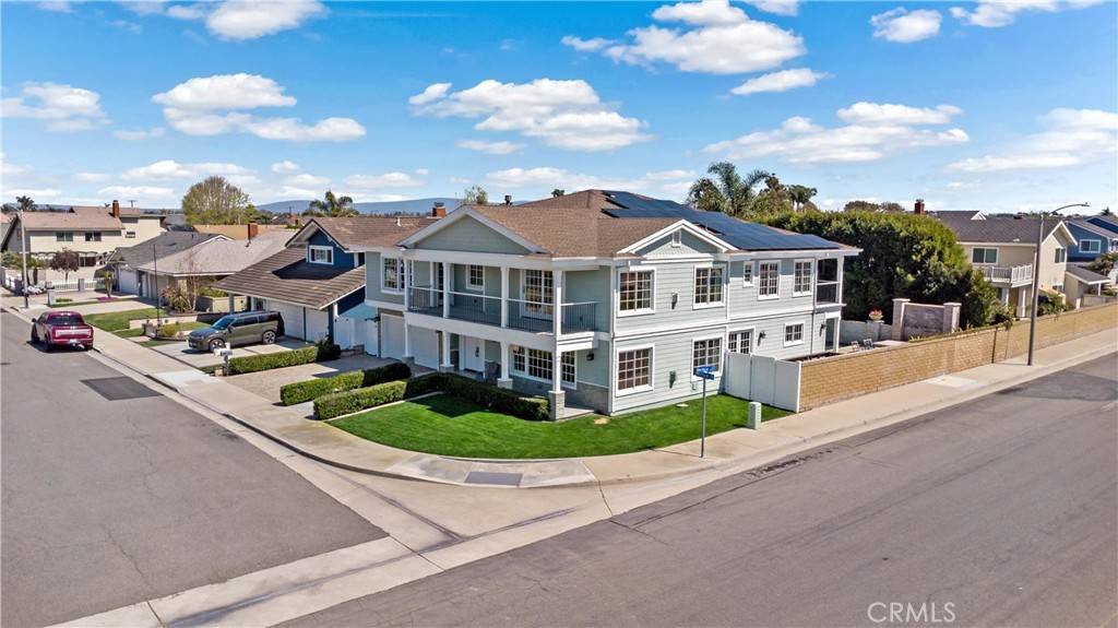 17982 Whitford LN, Huntington Beach, CA 92649