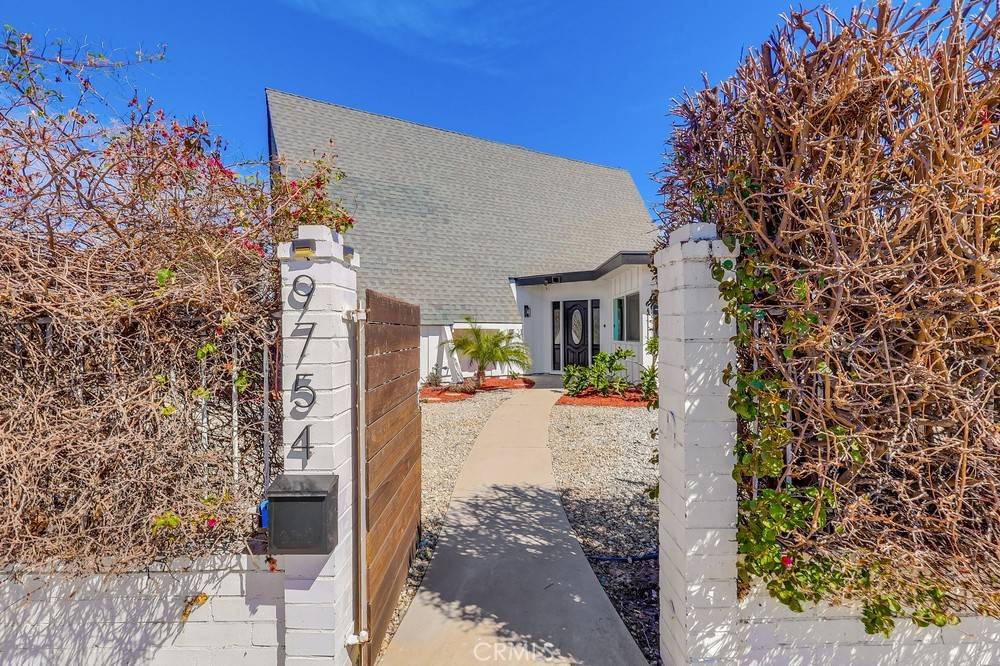9754 Swinton AVE, North Hills, CA 91343