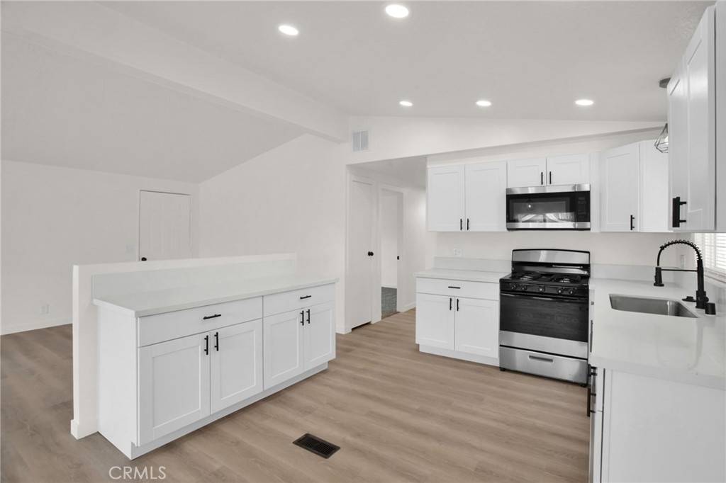 Adelanto, CA 92301,19039 Dennis ST