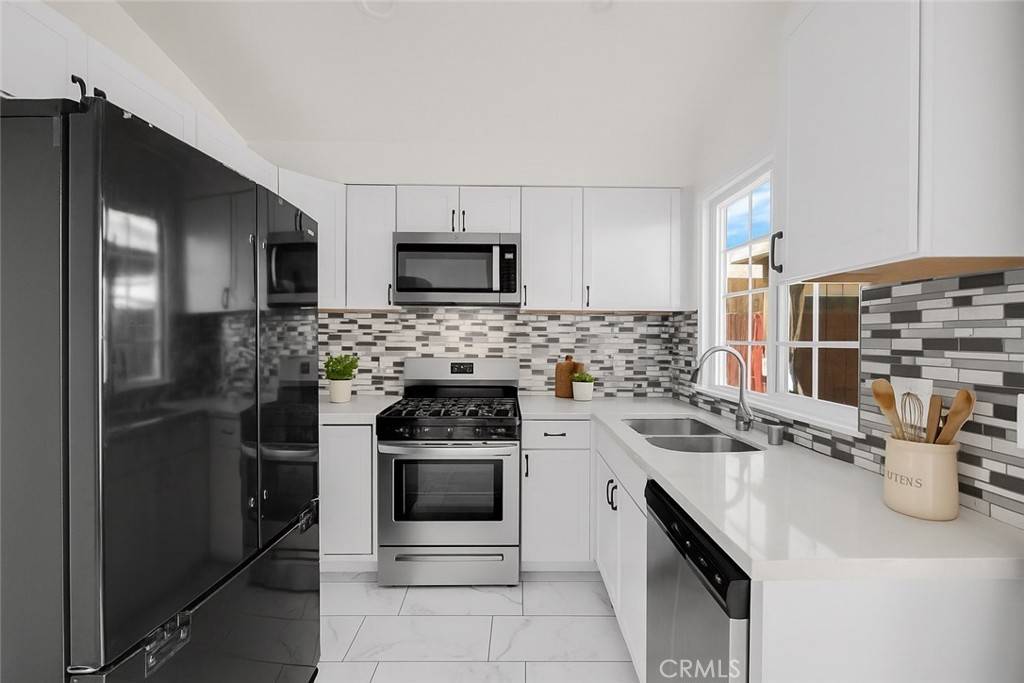Victorville, CA 92392,13788 Angeles DR