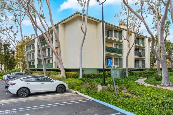 4214 Apricot DR #4214, Irvine, CA 92618