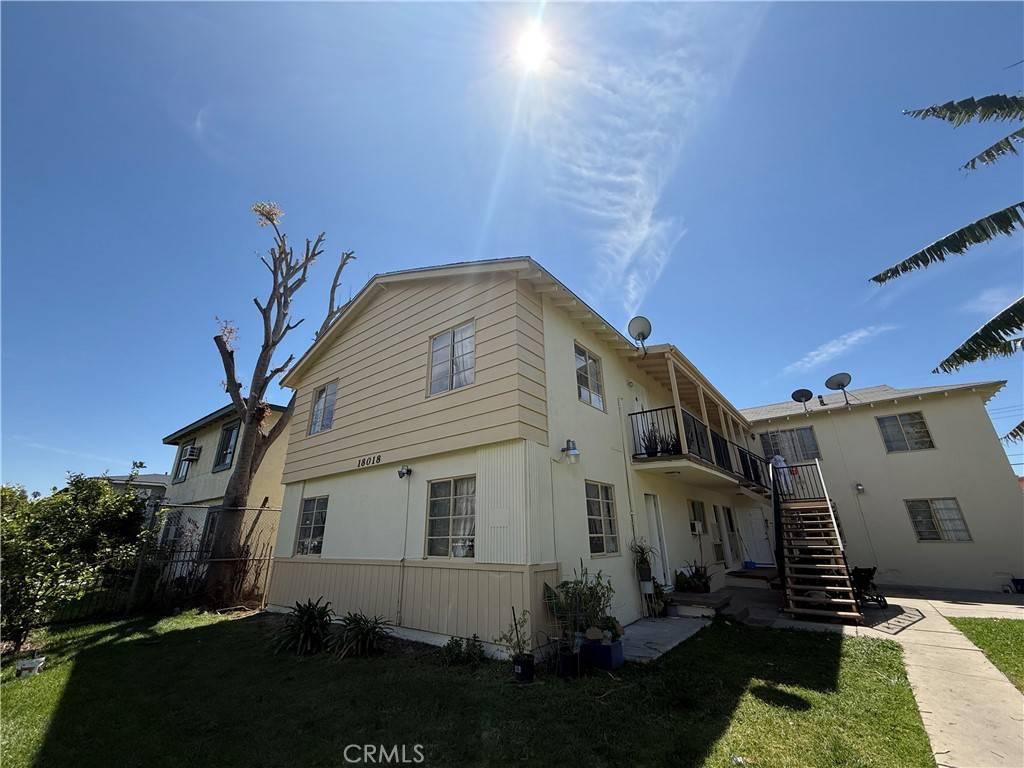 18018 Schoenborn ST, Northridge, CA 91325