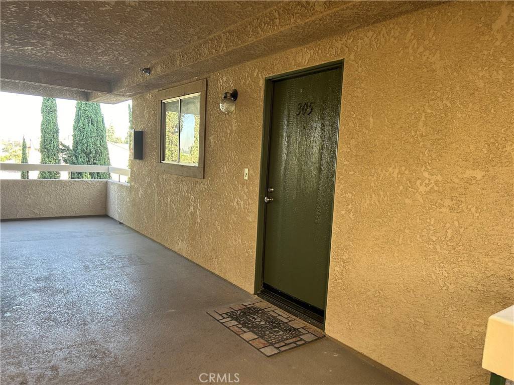 Lakewood, CA 90715,12121 Centralia ST #305