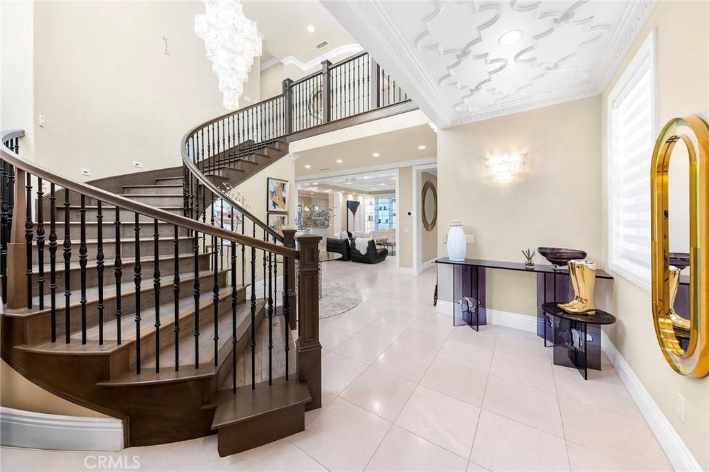 Irvine, CA 92618,123 Calderon