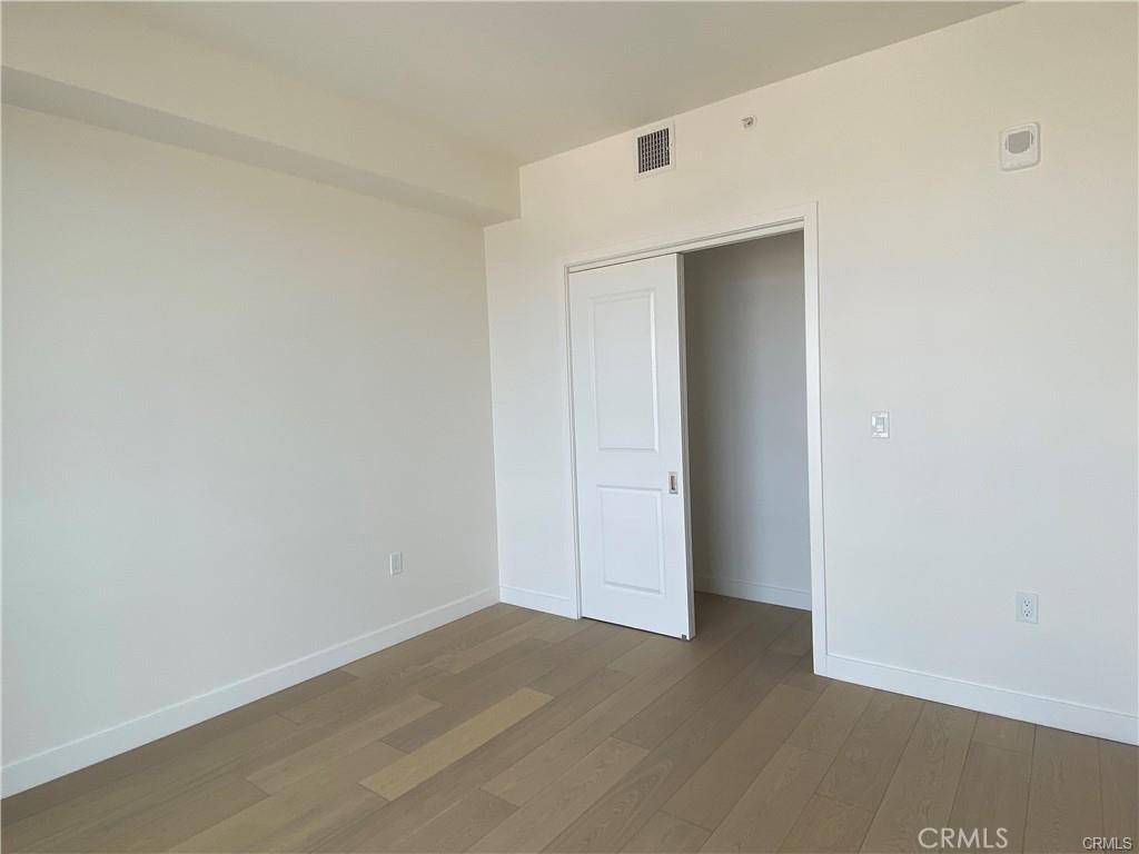 Los Angeles, CA 90013,400 S Broadway #2504