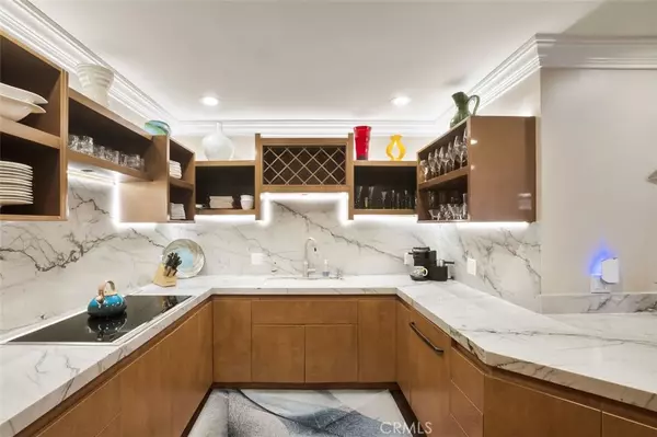 San Diego, CA 92101,700 Front ST #2302