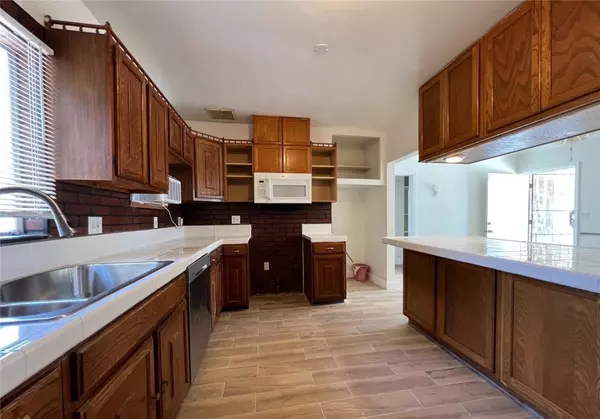 618 Lincoln AVE, Bakersfield, CA 93308