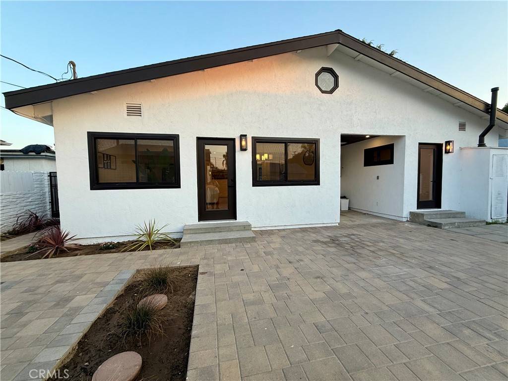 Van Nuys, CA 91406,17037 Covello ST