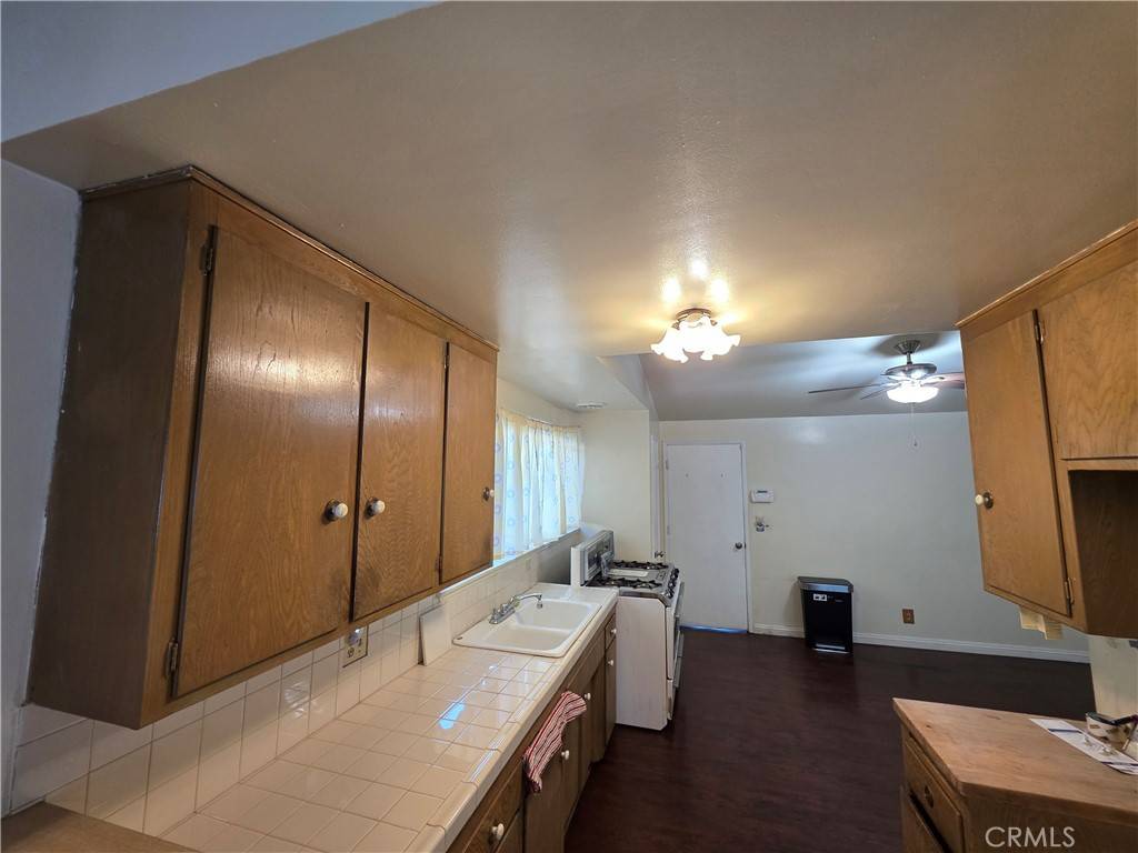 El Monte, CA 91733,10141 Brockway ST
