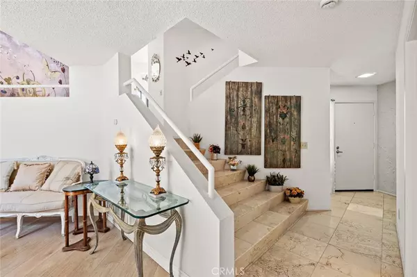 Diamond Bar, CA 91765,3040 La Paz LN #B