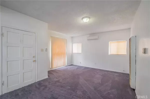 Los Angeles, CA 90003,144 W 101st ST