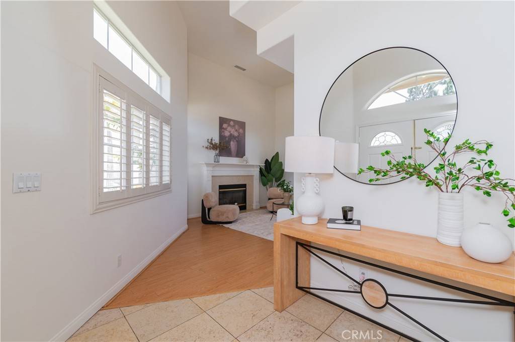 Walnut, CA 91789,338 Calle Vista