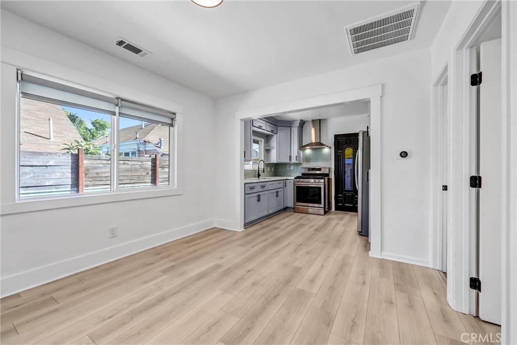 Los Angeles, CA 90065,210 Amabel ST