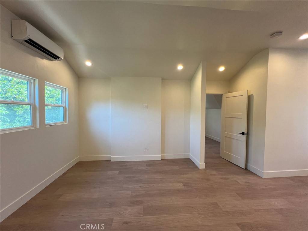 Pasadena, CA 91103,1161 N Summit Ave #2