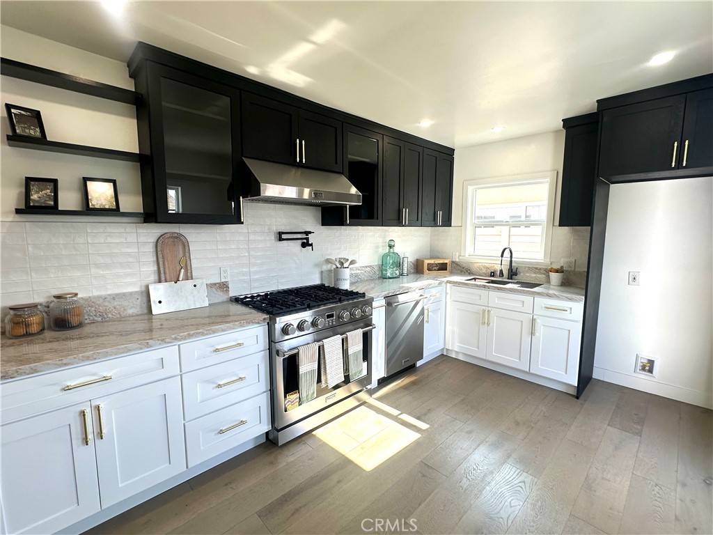 Van Nuys, CA 91406,16913 Covello ST