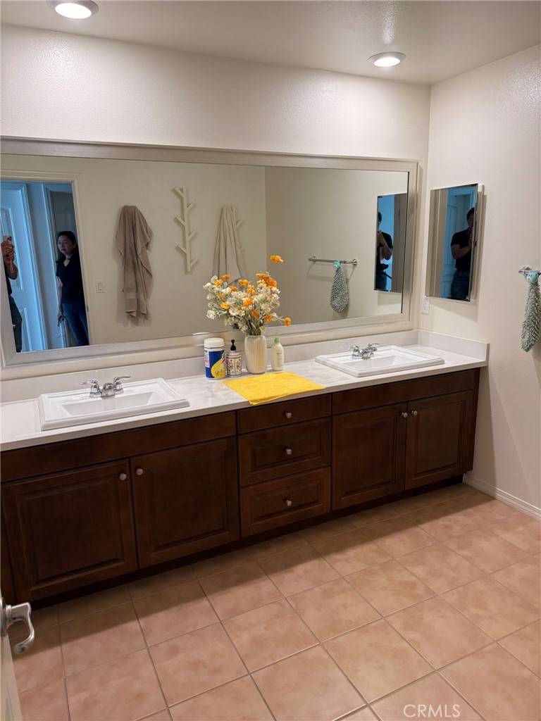 Jurupa Valley, CA 91752,6938 Bank Side DR