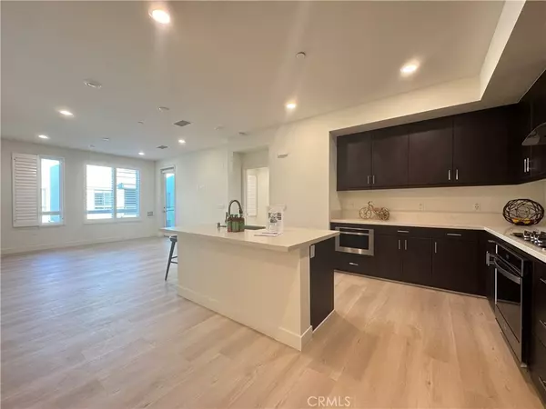 Irvine, CA 92612,2536 Nolita