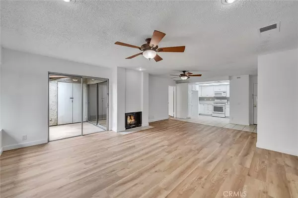 Diamond Bar, CA 91765,901 Golden Springs DR #D13