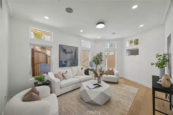 Los Angeles, CA 90046,2377 Mount Olympus DR