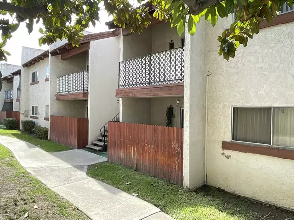Diamond Bar, CA 91765,23647 Golden Springs DR #10G