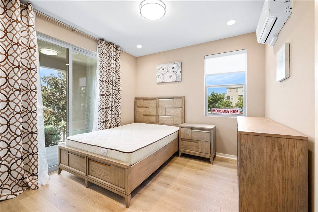 Lake Forest, CA 92610,155 Alder Ridge