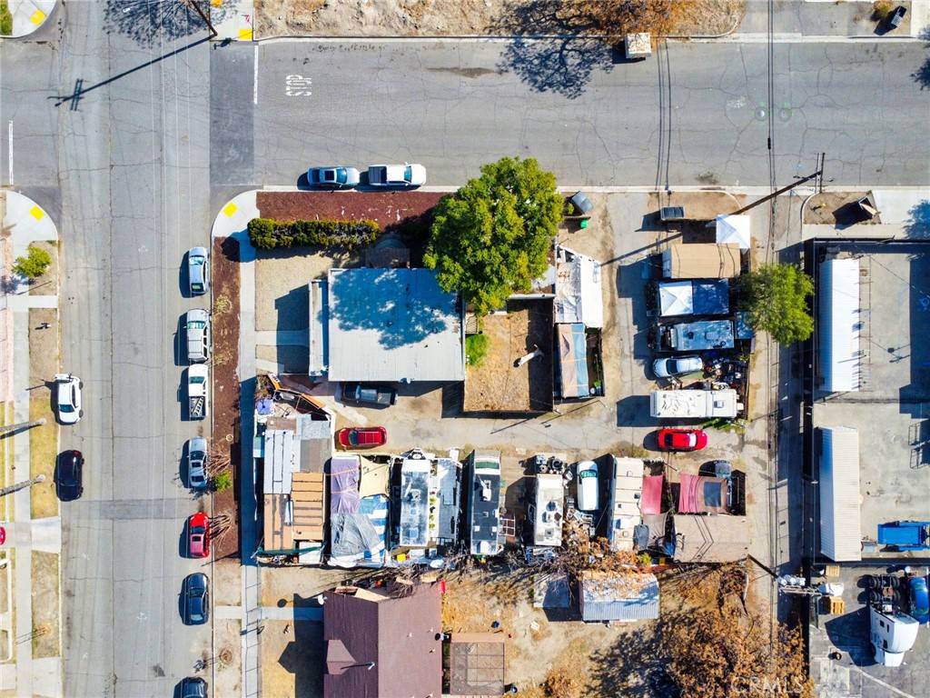 Colton, CA 92324,584 E H ST #1-11
