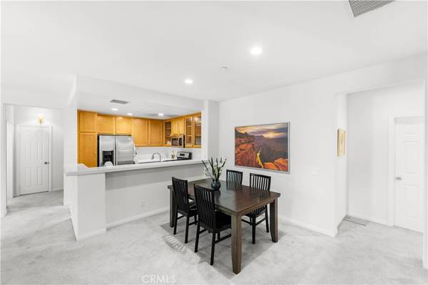 Irvine, CA 92603,32 Perennial