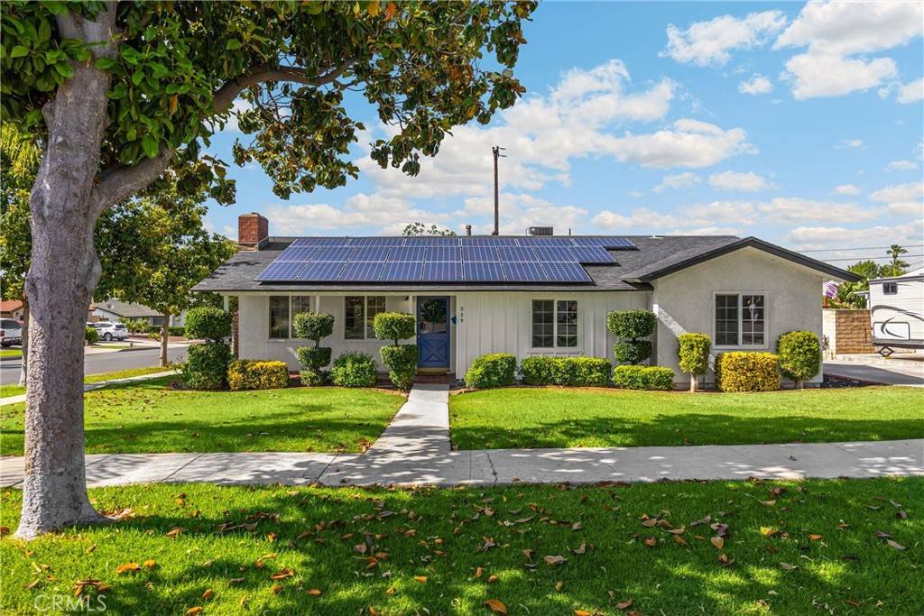 229 W Hacienda DR, Corona, CA 92882
